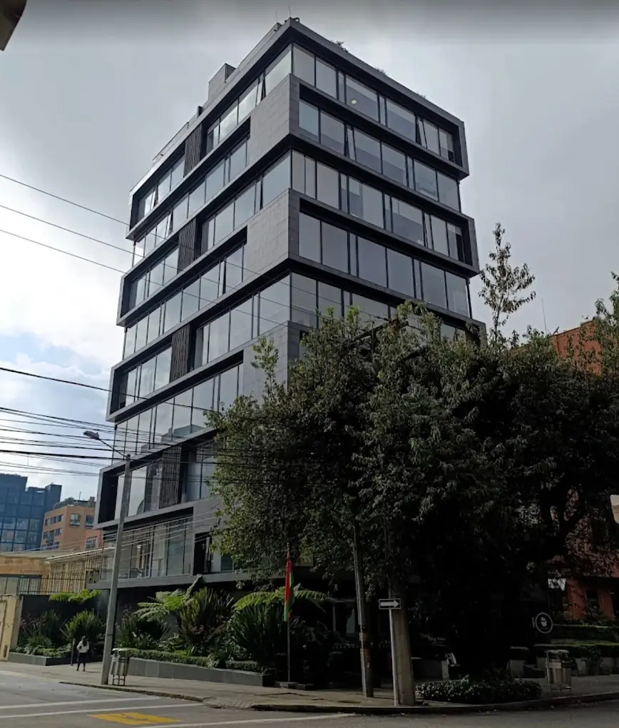Edificio 79-9: el edificio de la Calle 79 # 9-10, en El Nogal, Chapinero, donde queda la oficina de ALI